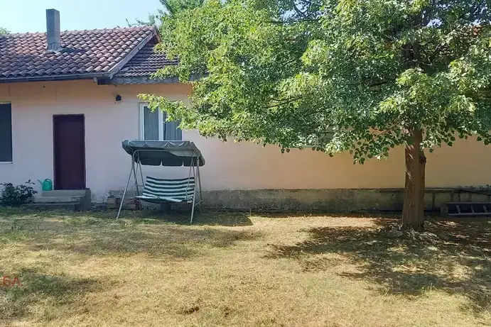 House in област София, Raduil