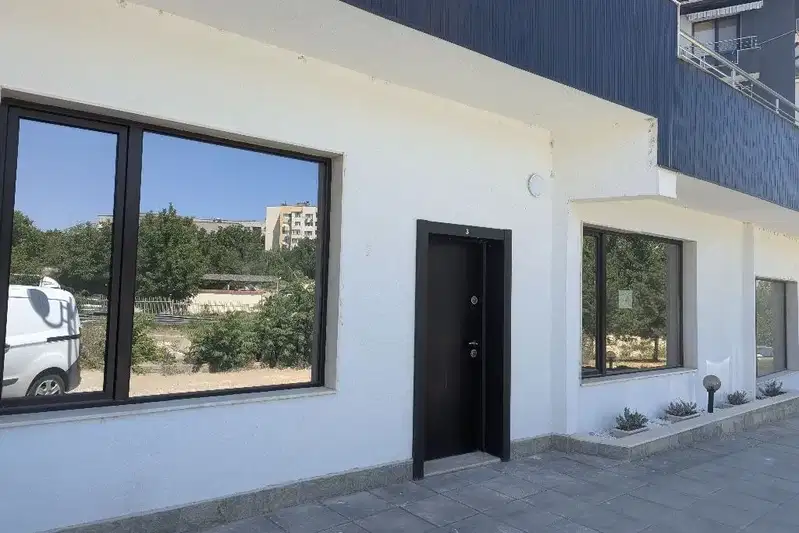 Офис в Плевен, Широк център