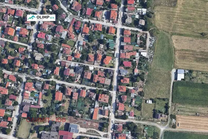 Plot in Kazichene