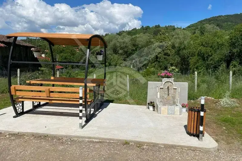 Plot in област София, Eleshnica