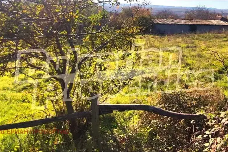 Парцел във Варна, Бяла