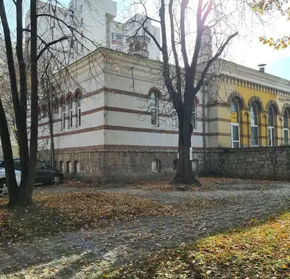 Снимка 3 — Промишлена сграда в Перник, Център
