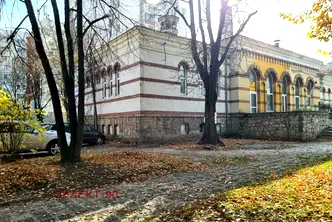 Промишлена сграда в Перник, Център