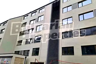 Тристаен апартамент във Варна, Център