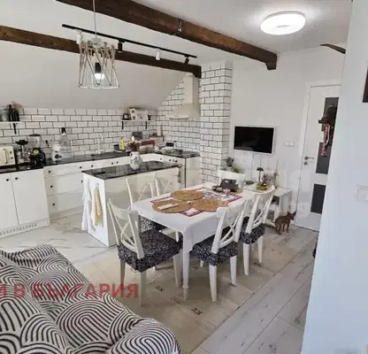 Снимка 4 — Тристаен апартамент с две тераси в Колхозен пазар, Варна