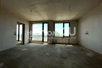Тристаен апартамент с две тераси в Люлин 1, София