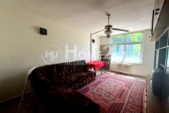 Тристаен апартамент във Варна, Младост 1
