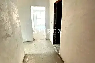 Тристаен апартамент с две тераси в Южен, Пловдив