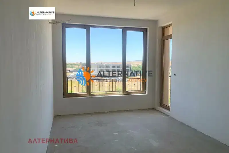 Тристаен апартамент в Бургас, Несебър