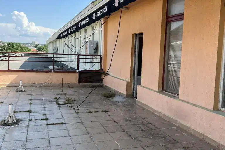 Venue in Pleven, Idealen Centyr
