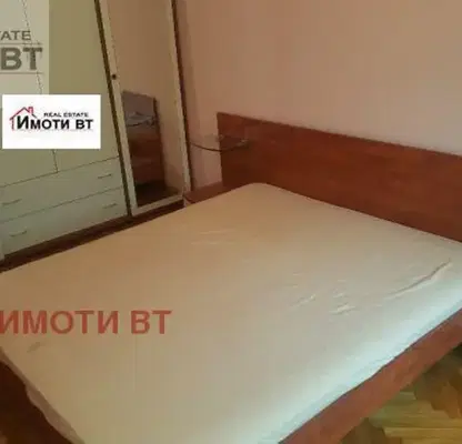 Снимка 5 — Просторен 4-стаен апартамент в центъра на Велико Търново с панорамна гледка