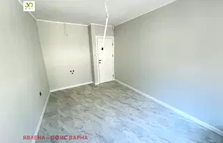Офис във Варна, Колхозен пазар