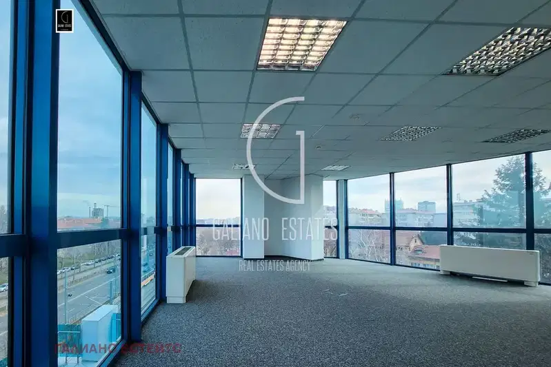 Офис в София, Бъкстон
