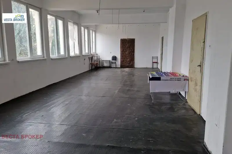 Промишлена сграда в Кърджали, Център