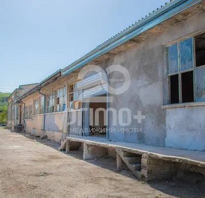 Photo 3 — Warehouse in Oblast Veliko Tyrnovo, Samovodene