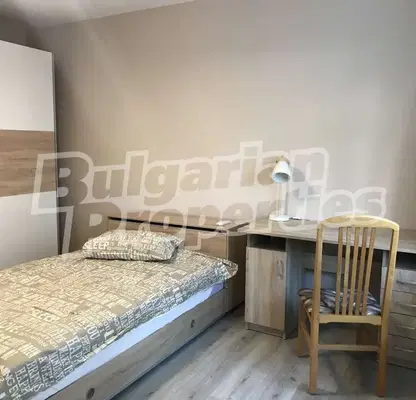 Снимка 2 — Тристаен апартамент във Варна, Център