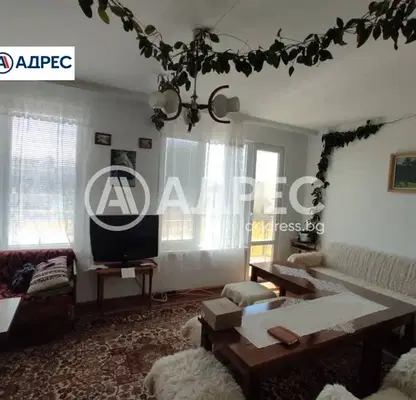 Photo 2 — 4-bedroom apartment in Раз, Център