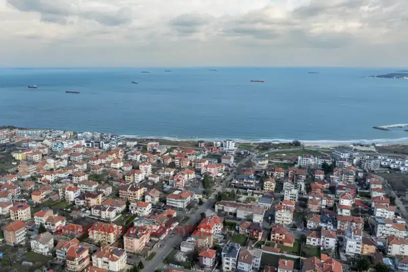 4-bedroom apartment in Burgas, Kraimorie