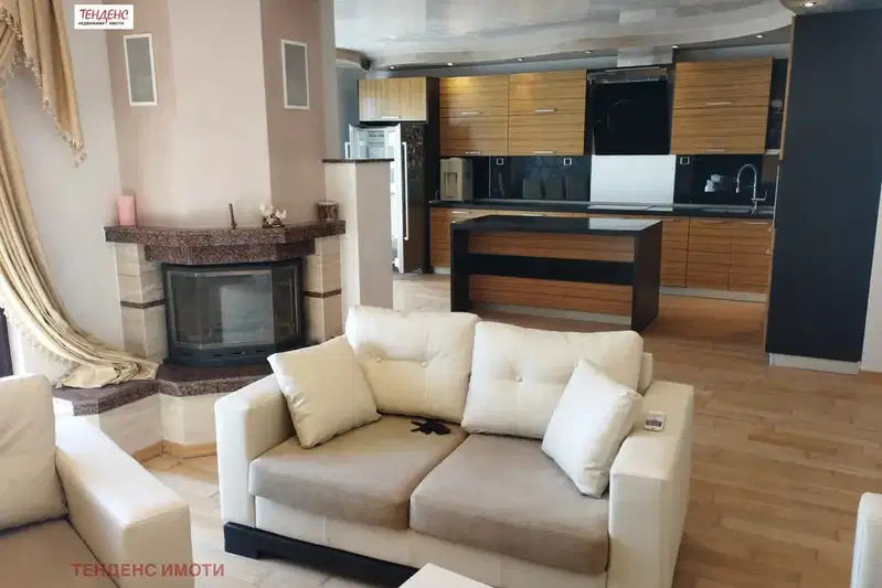 4-bedroom apartment in Kyrdjali, Vyzrojdenci