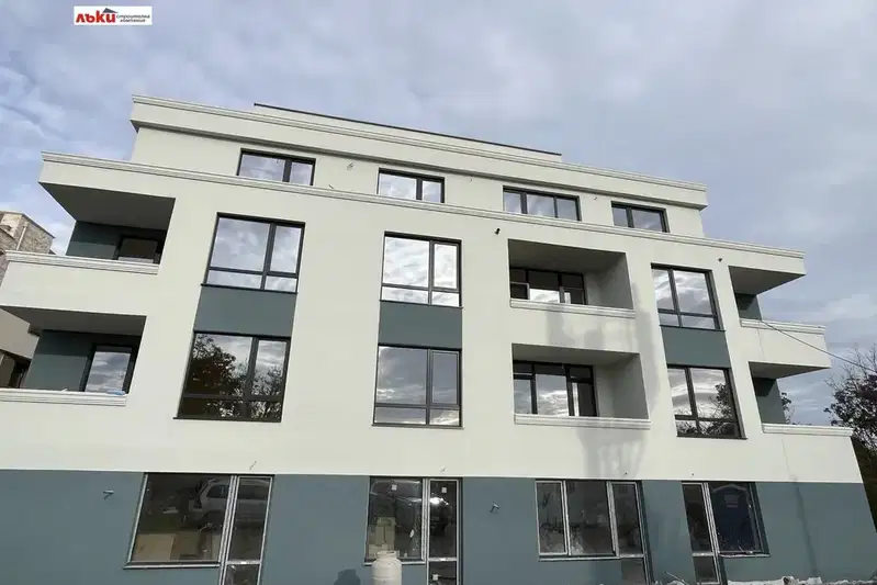 Двустаен апартамент с лоджия и западно изложение във Възраждане 4, Варна