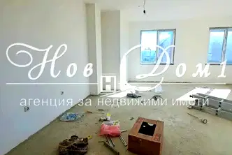 Двустаен апартамент във Варна, Погреби