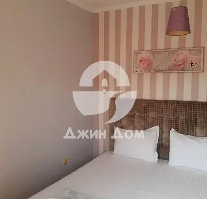 Снимка 4 — Двустаен апартамент в Бургас, Обзор