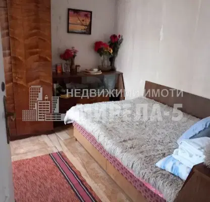 Снимка 4 — Етаж от къща в Русе, Център