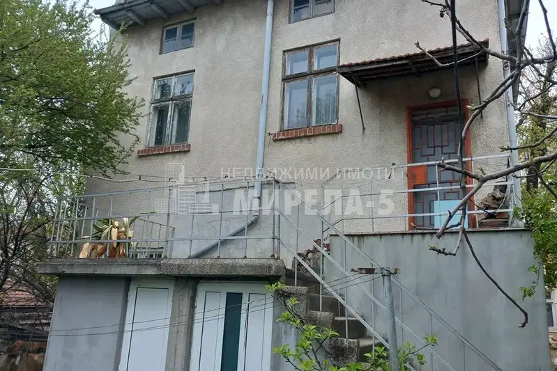 Етаж от къща в Русе, Център