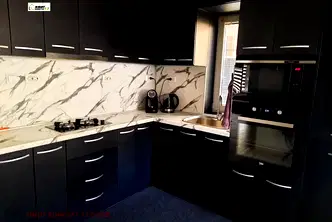 Етаж от къща в Плевен, Широк център