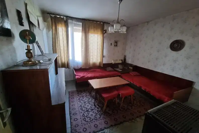 Етаж от къща с гараж в с. Гецово, област Разград