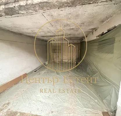 Снимка 2 — Гараж/Паркомясто в Плевен, Идеален център