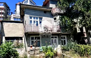 Къща във Велико Търново, Център
