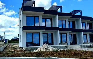 Къща в Бургас, с. Лозенец
