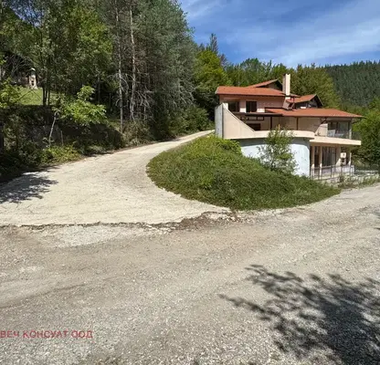 Photo 2 — House in Oblast Lovech, Chiflik