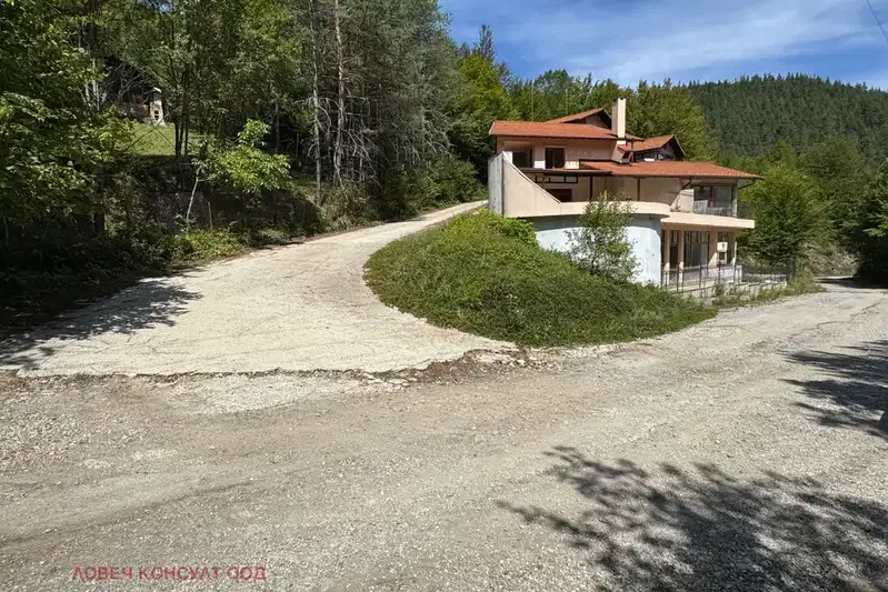 House in Oblast Lovech, Chiflik