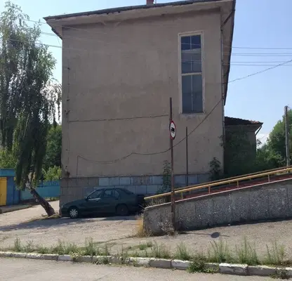 Снимка 5 — Къща в Перник, Брезник