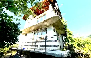 Къща в Перник, с. Мещица
