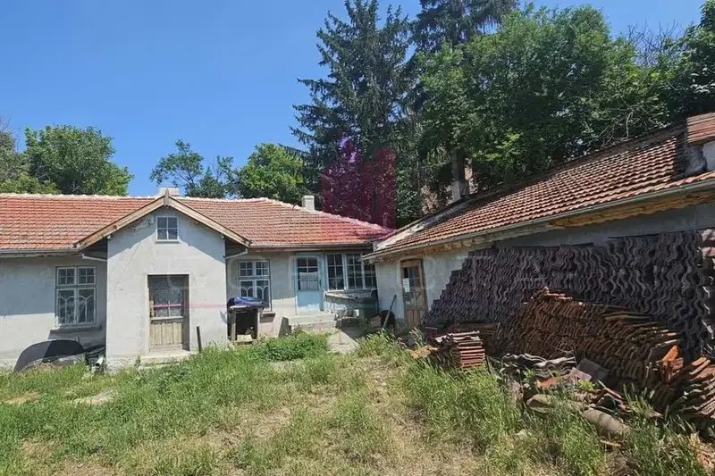 Къща в Русе, с. Червена вода