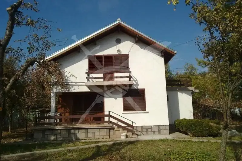 House in област София, Godech