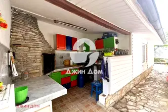 Къща във Варна, Бяла
