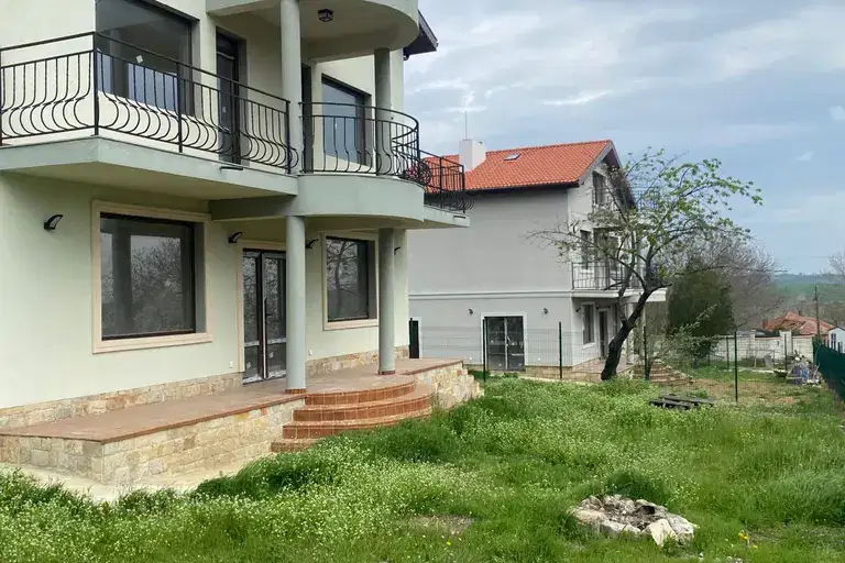 House in Oblast Varna, Ravna Gora