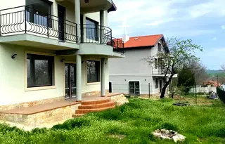 Къща във Варна, с. Равна гора