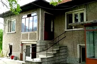 Къща във Велико Търново, с. Раданово