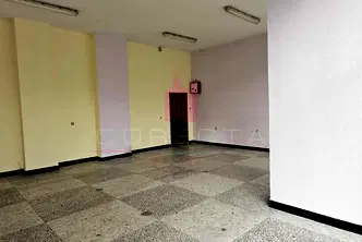 Магазин в Русе, Широк център