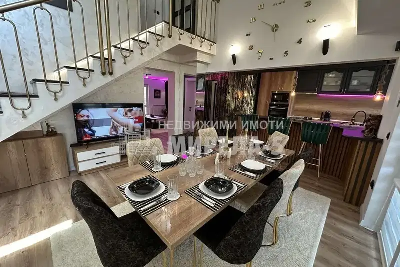 5-bedroom apartment in Ruse, Centyr