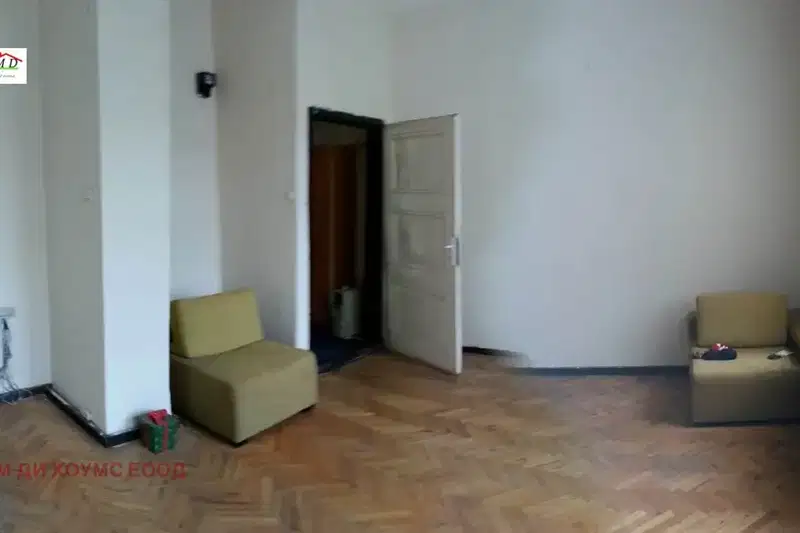 Office in Sofiya, Centyr