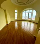 Офис във Варна, Център