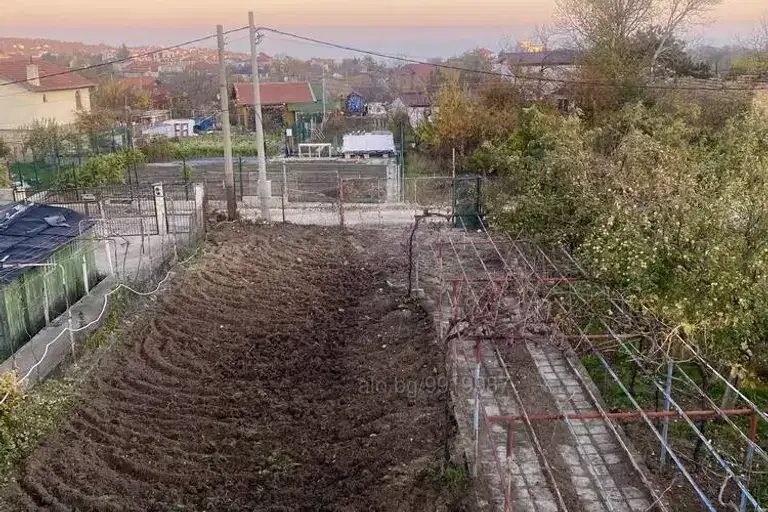 Парцел във Варна, Виница