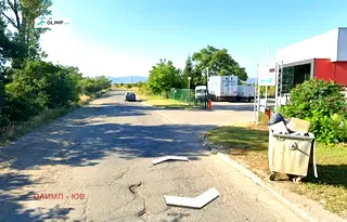 Парцел в София, Враждебна