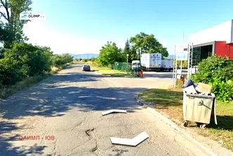 Парцел в София, Враждебна